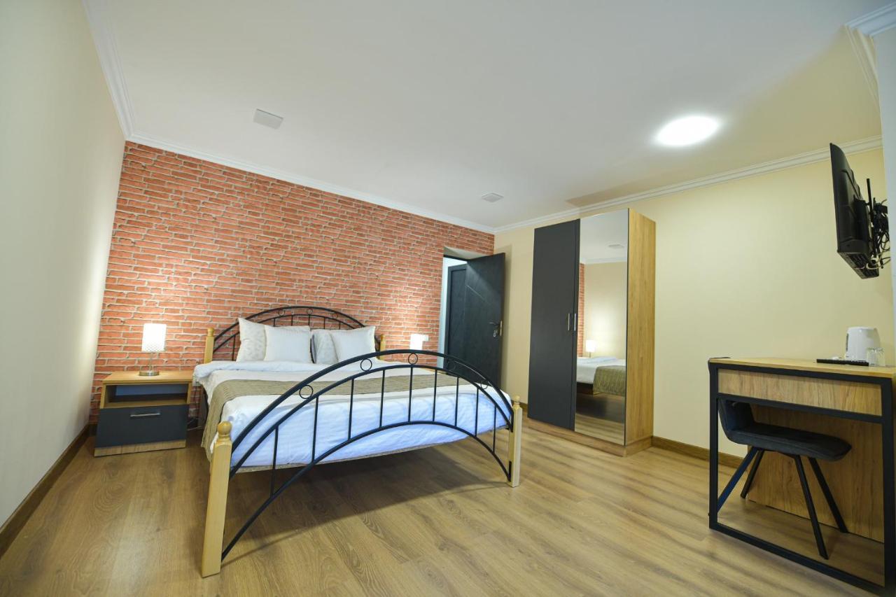 Madin Eco Hotel Debed Exterior foto